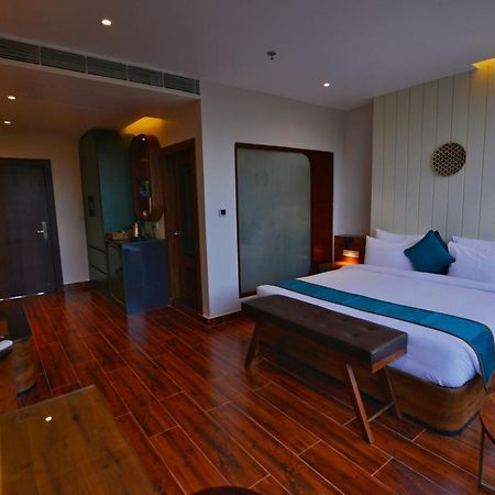The Convoy Hotel Dibrugarh Dış mekan fotoğraf