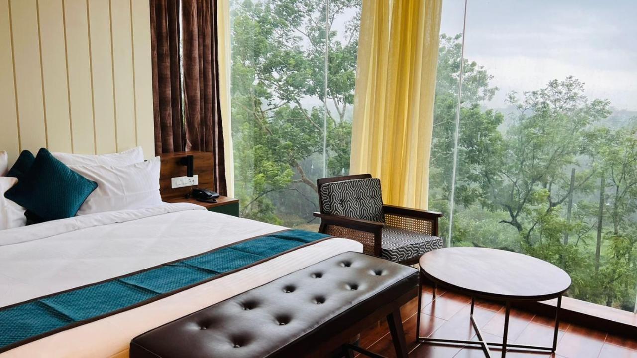 The Convoy Hotel Dibrugarh Dış mekan fotoğraf