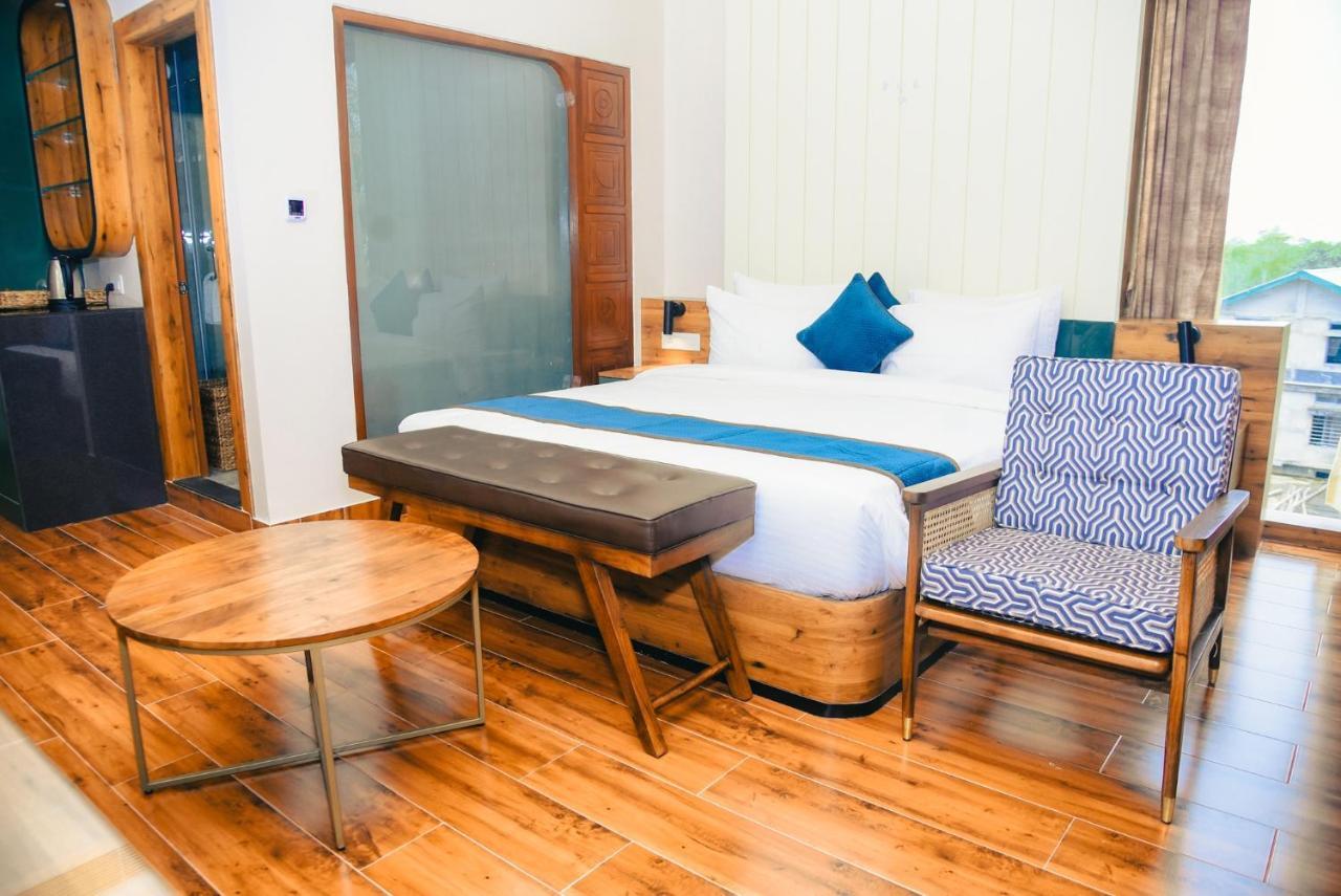 The Convoy Hotel Dibrugarh Dış mekan fotoğraf