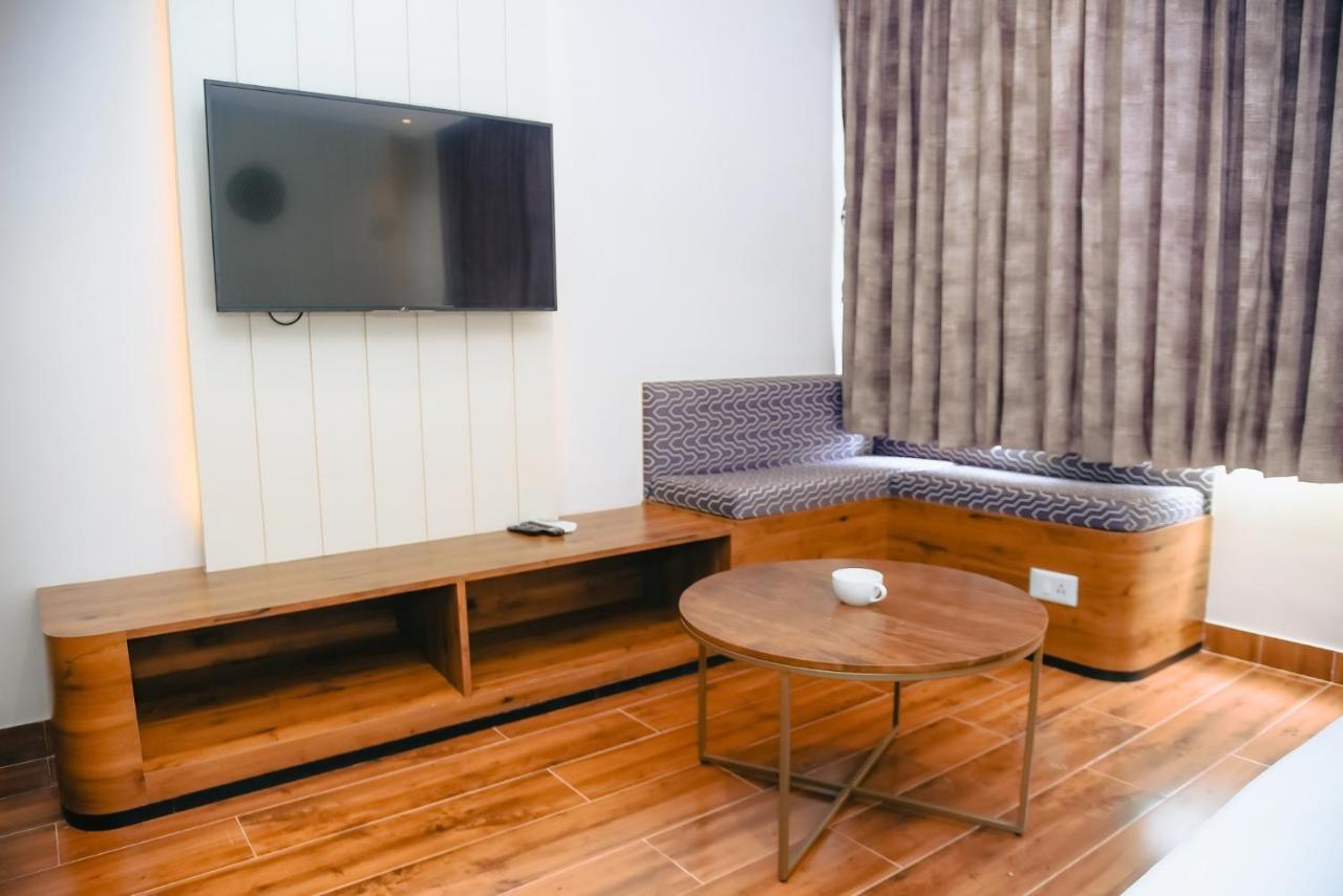 The Convoy Hotel Dibrugarh Dış mekan fotoğraf