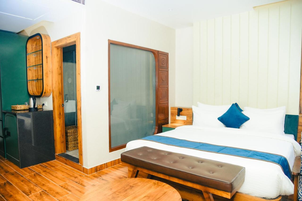 The Convoy Hotel Dibrugarh Dış mekan fotoğraf