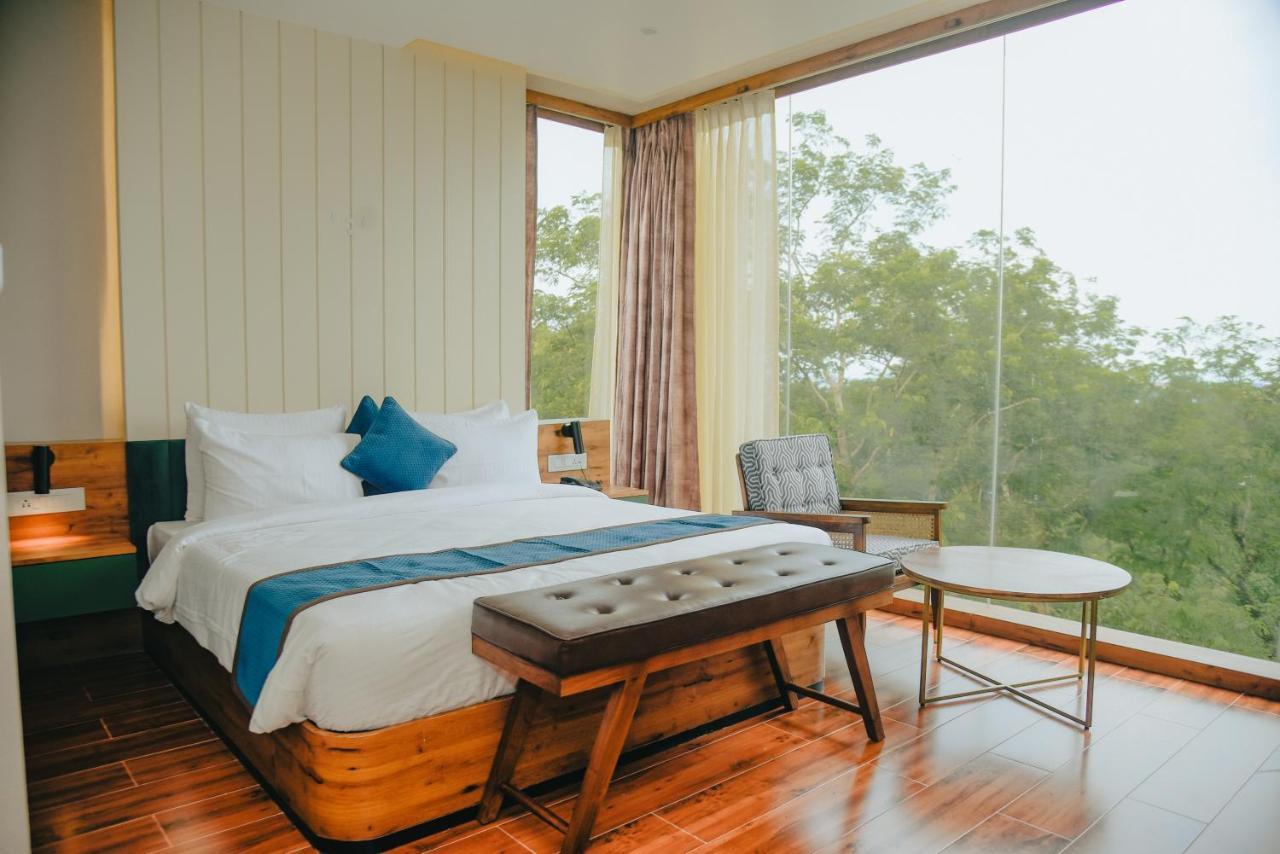 The Convoy Hotel Dibrugarh Dış mekan fotoğraf