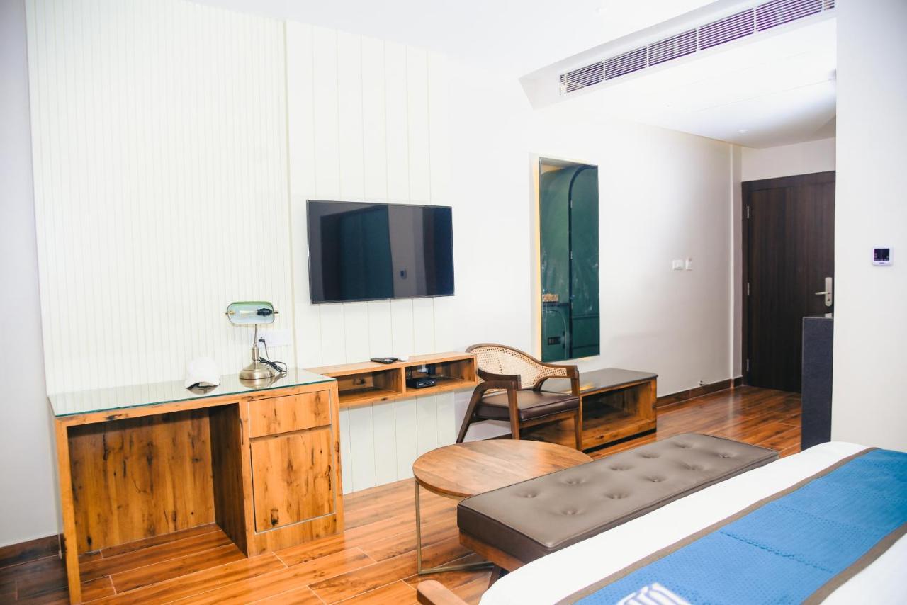 The Convoy Hotel Dibrugarh Dış mekan fotoğraf