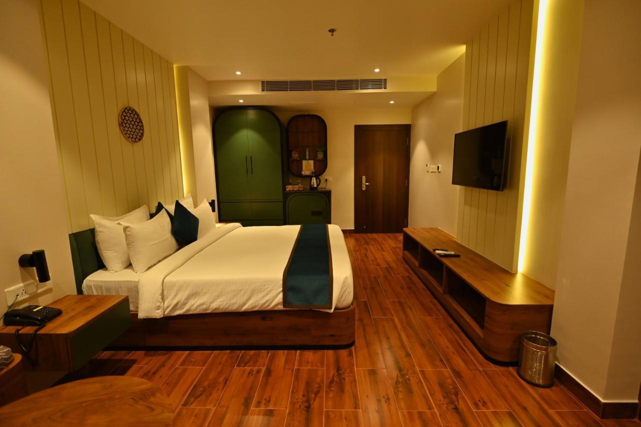 The Convoy Hotel Dibrugarh Dış mekan fotoğraf