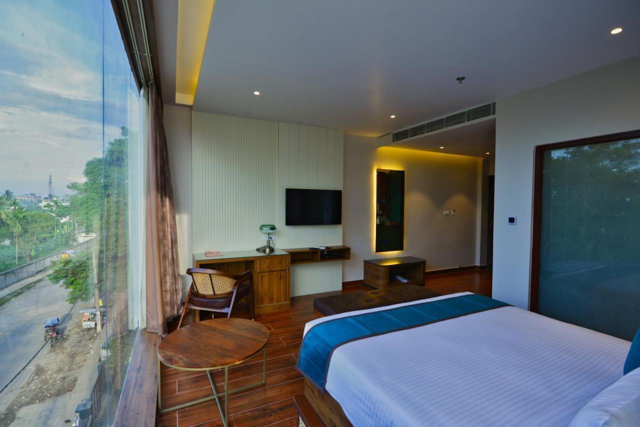 The Convoy Hotel Dibrugarh Dış mekan fotoğraf