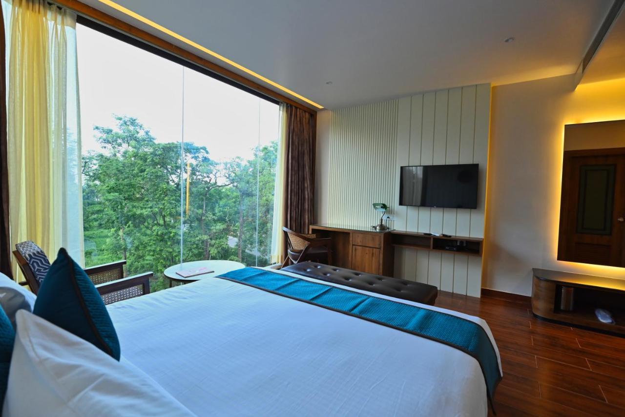 The Convoy Hotel Dibrugarh Dış mekan fotoğraf