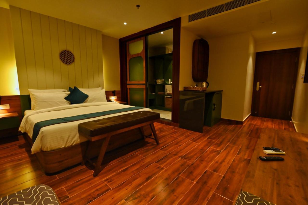 The Convoy Hotel Dibrugarh Dış mekan fotoğraf
